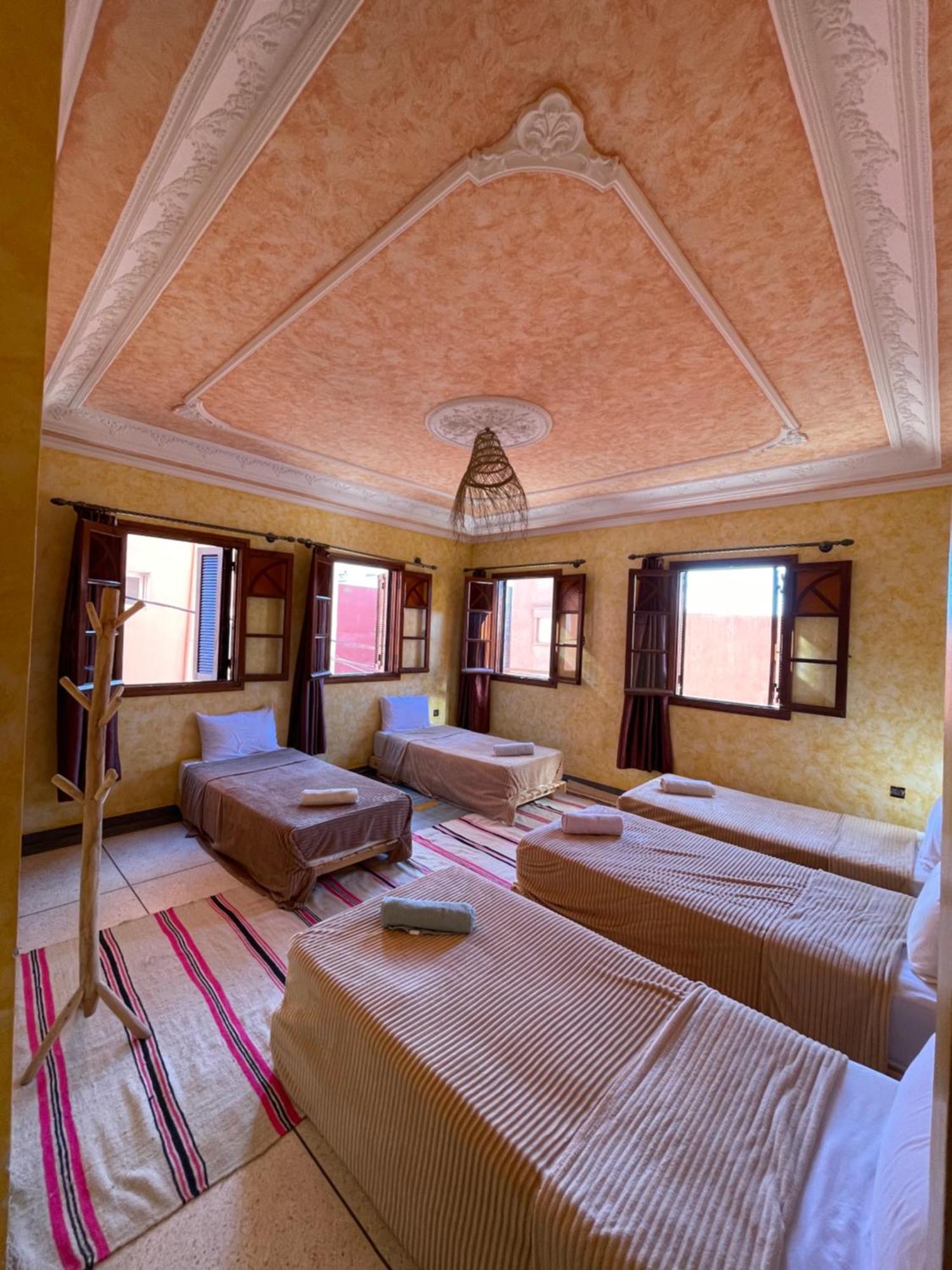 Ostello Berber Waves Surf House Tamraght Esterno foto