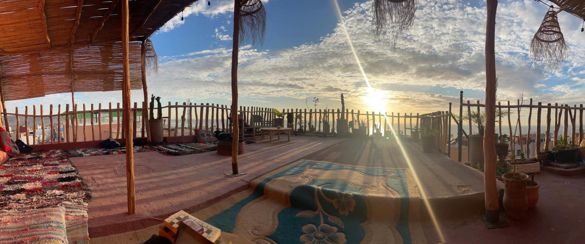 Ostello Berber Waves Surf House Tamraght Esterno foto